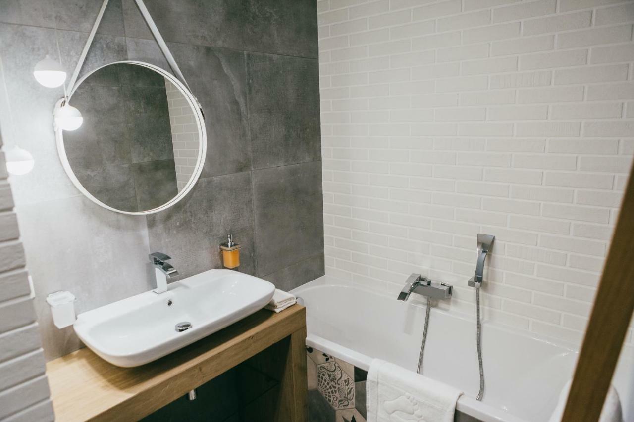 Eight Lux View In Old Town And Free Parking Apartamento Cracóvia Exterior foto
