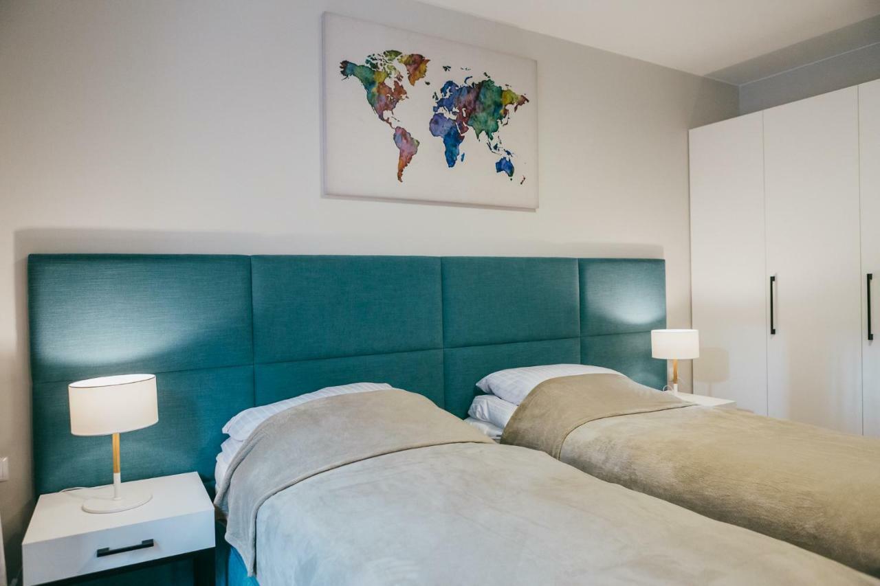 Eight Lux View In Old Town And Free Parking Apartamento Cracóvia Exterior foto