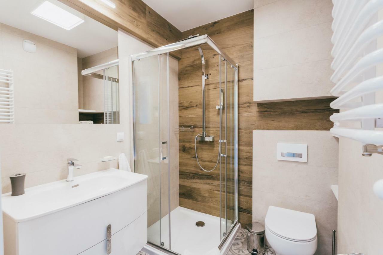 Eight Lux View In Old Town And Free Parking Apartamento Cracóvia Exterior foto